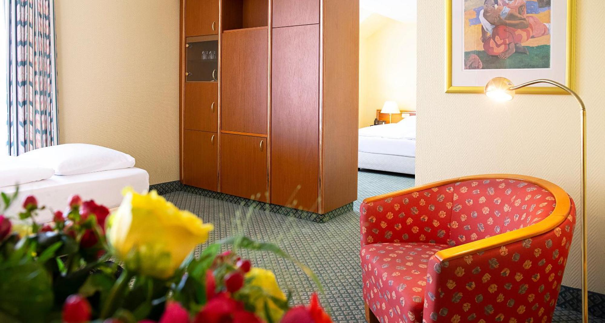 Victor'S Residenz-Hotel Гера Екстериор снимка